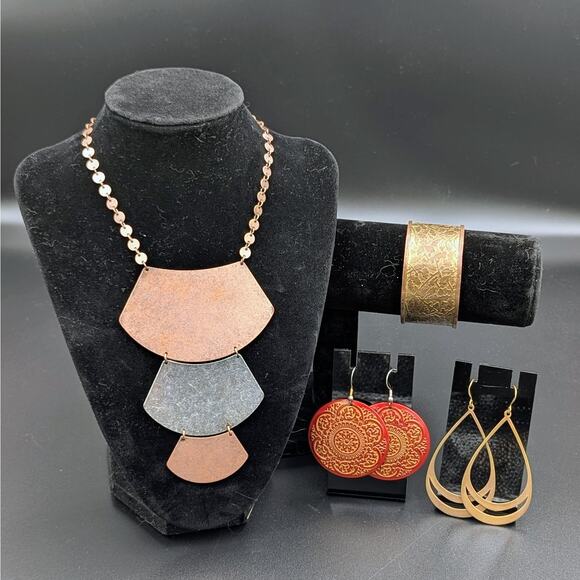 Boho Mixed Metal Jewelry Set – Berry necklace and more (4-Piece Bundle) - Picture 1 of 4